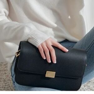 The Curated the classic shoulder bag